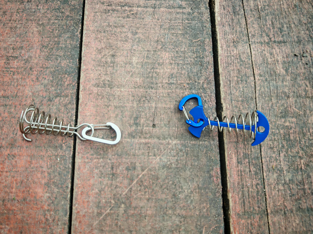 Fishbone peg