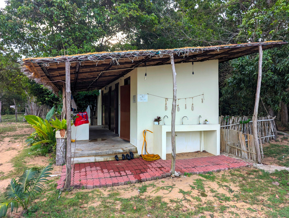 Toilet exterior